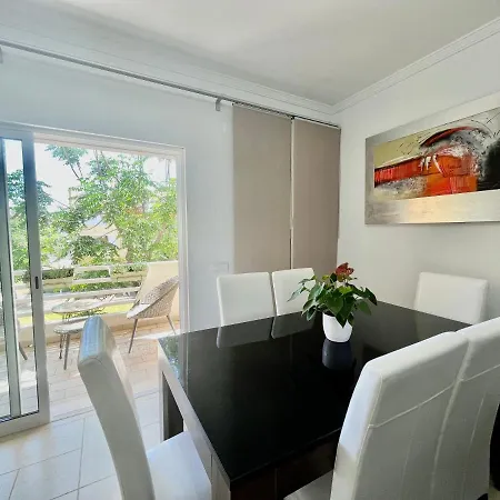 Modern And Comfortable Cabanas Appartement *